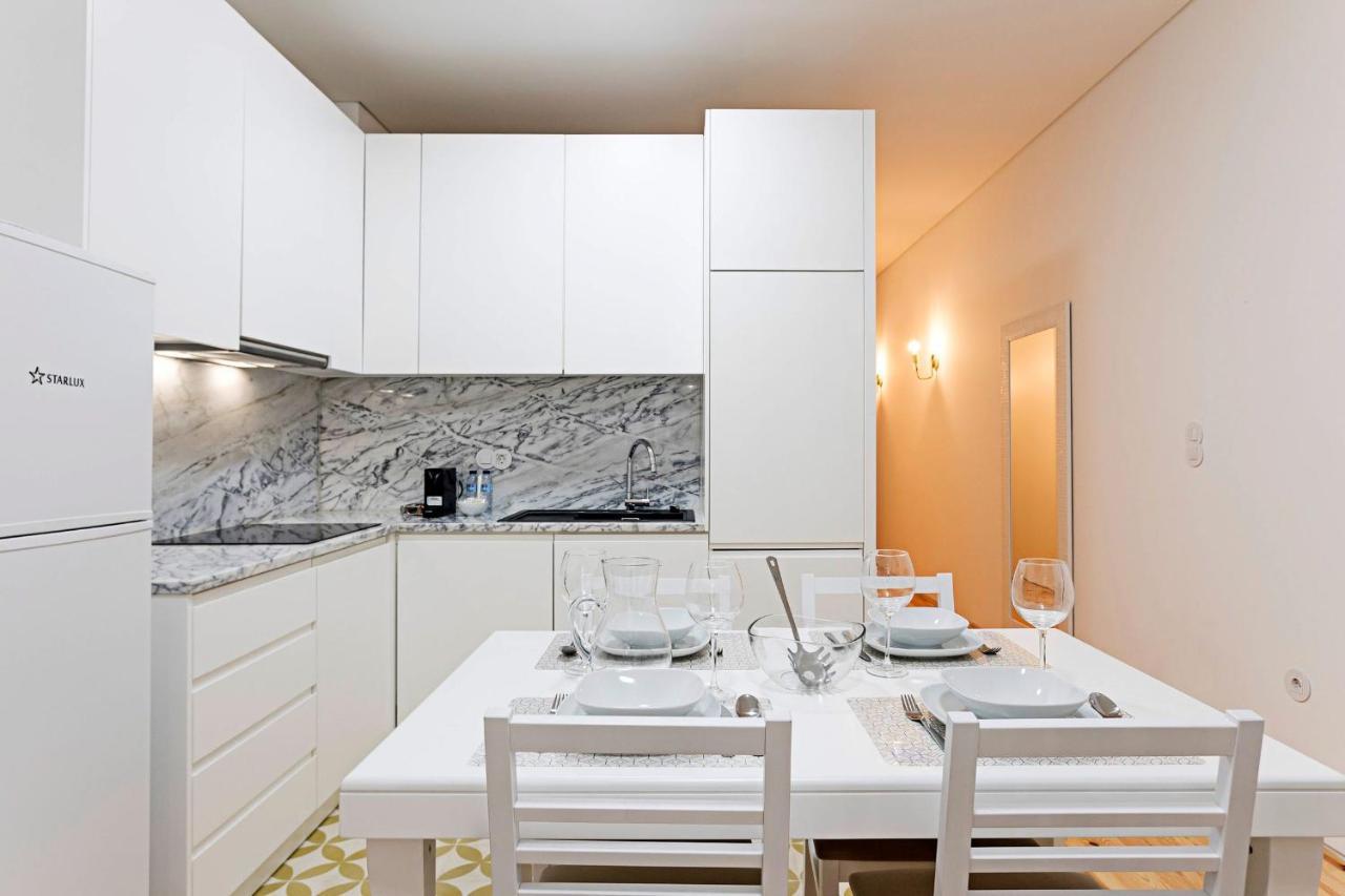 Loios 1Br Flat Downtown By Lovelystay Porto Eksteriør billede