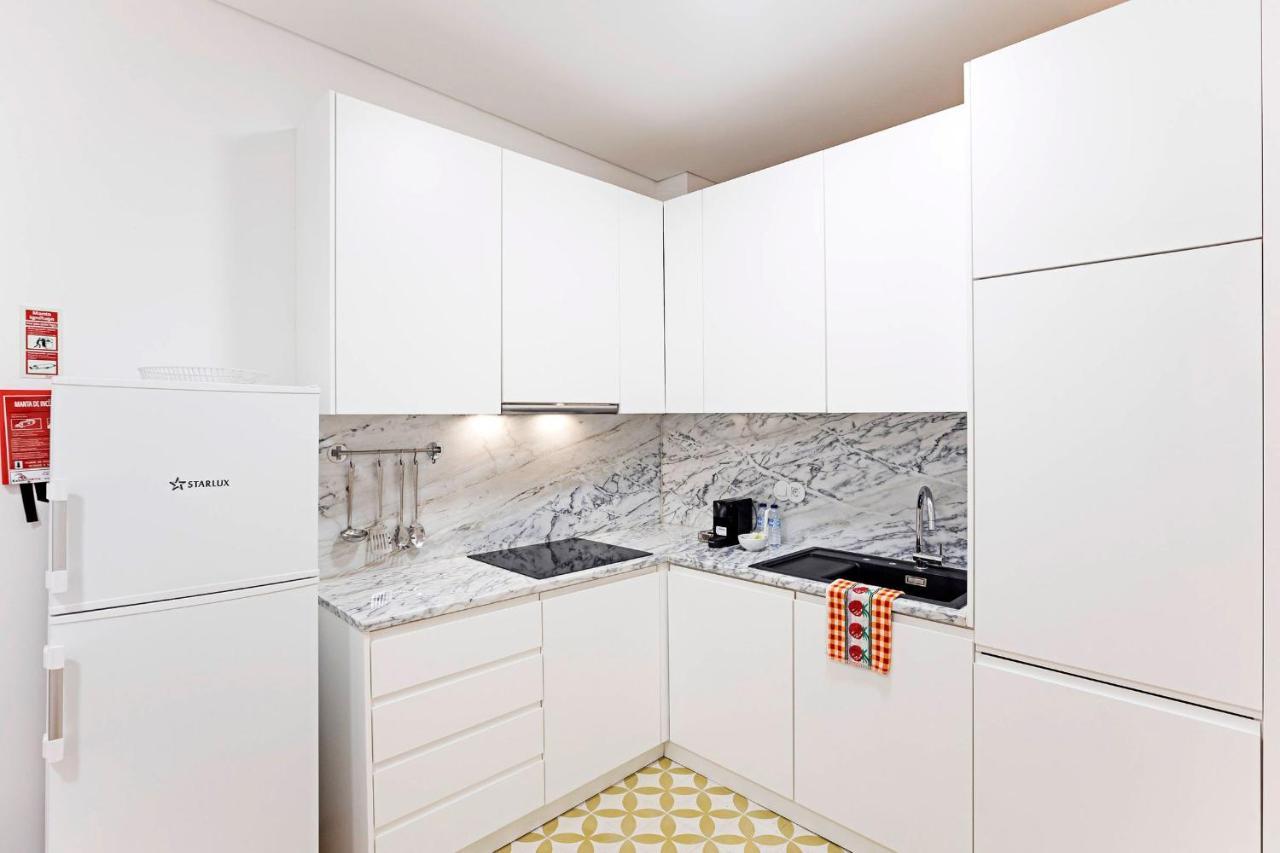 Loios 1Br Flat Downtown By Lovelystay Porto Eksteriør billede